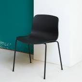 HAY / Chaise AAC16 vert pastel - pieds noir