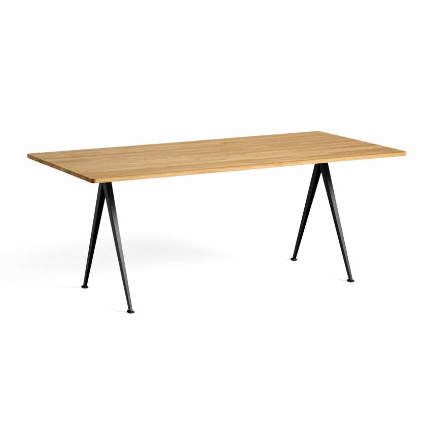 Hay / Table PYRAMID 02 190, 250 et 300 cm chêne clair, pieds noir ou beige
