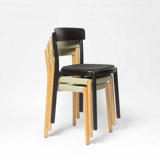 Chaise NOA / H. assise 47 cm / Noir et piètement Bois