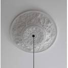 Moonbloom de Karman / Rosace de 2 diamètres en plâtre à peindre en plafonnier et une suspension LED noire