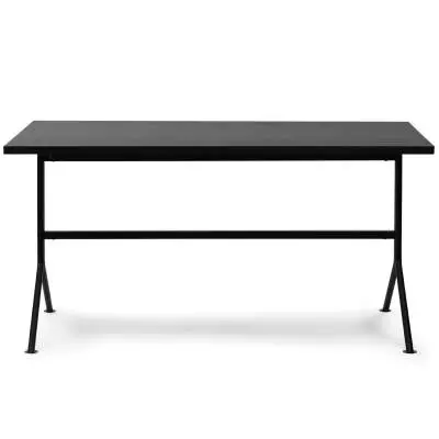 Table de bureau KIP / Piétement métal noir / Plateau en bois de pin marron foncé / Normann Copenhagen