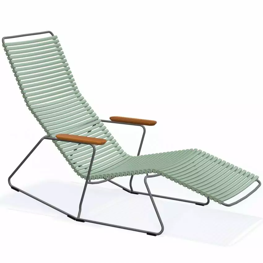 Chaise longue CLICK / L. 1,51 m / Accoudoirs en Bambou / Plastique / Vert Dusty / Houe