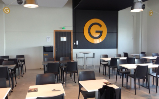 Restaurant Gust'um : tables et chaises